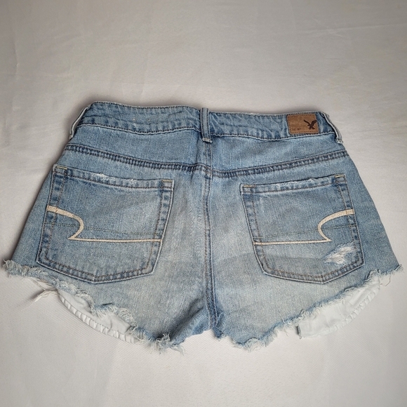 American Eagle Lightwash Hi Rise Festival Distressed Shorts Size 4 - Picture 5 of 12